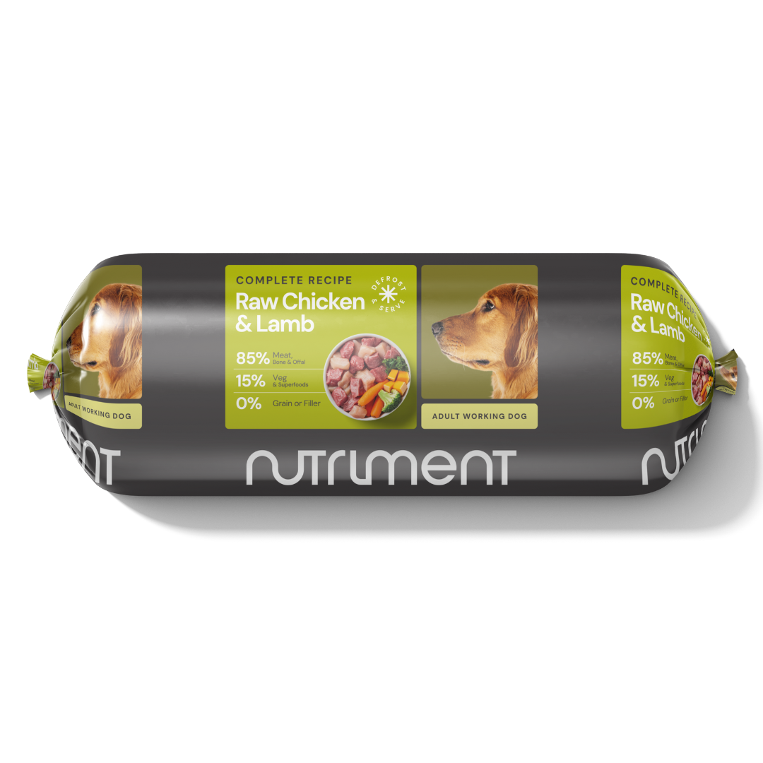 Grain-free Raw Chicken and Lamb 1.4kg dog food roll with Nutriment branding, featuring a dog and fresh meat graphics.